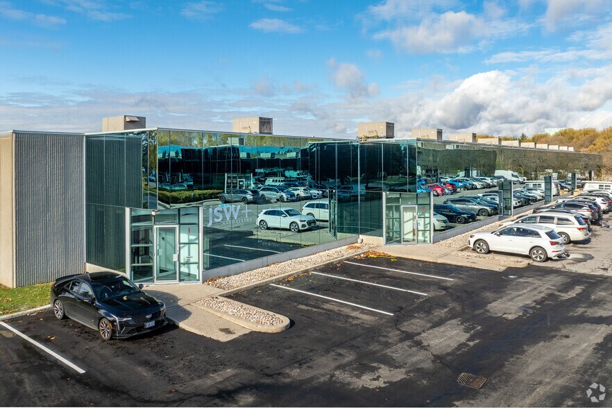 Primary Photo Of 44A E Beaver Creek Rd, Richmond Hill Light Distribution For Lease