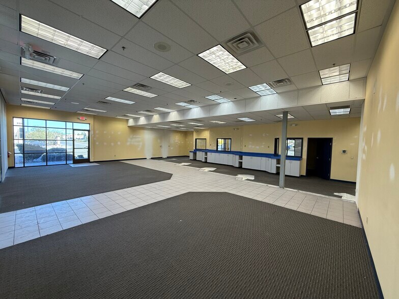 More Photos Of 9275 W Flamingo Rd, Las Vegas Freestanding For Lease