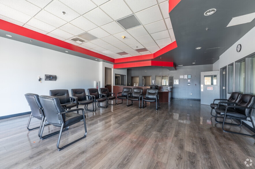 More Photos Of 1501-1503 E Calvada Blvd, Pahrump Medical For Sale