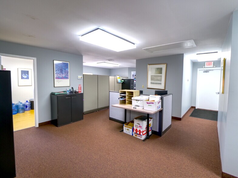 More Photos Of 71 Park Ave, West Springfield Medical For Sale