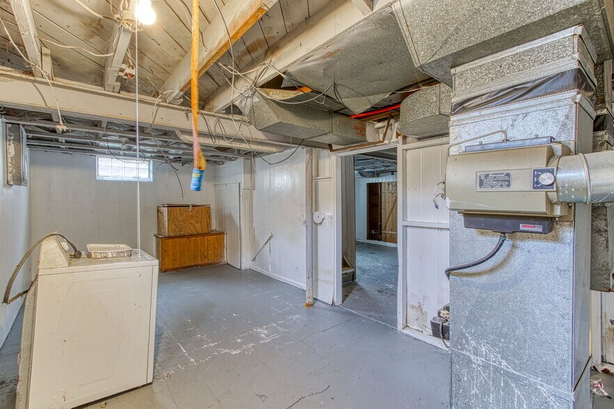 More Photos Of 12014 Duchess St, Detroit Flex For Sale