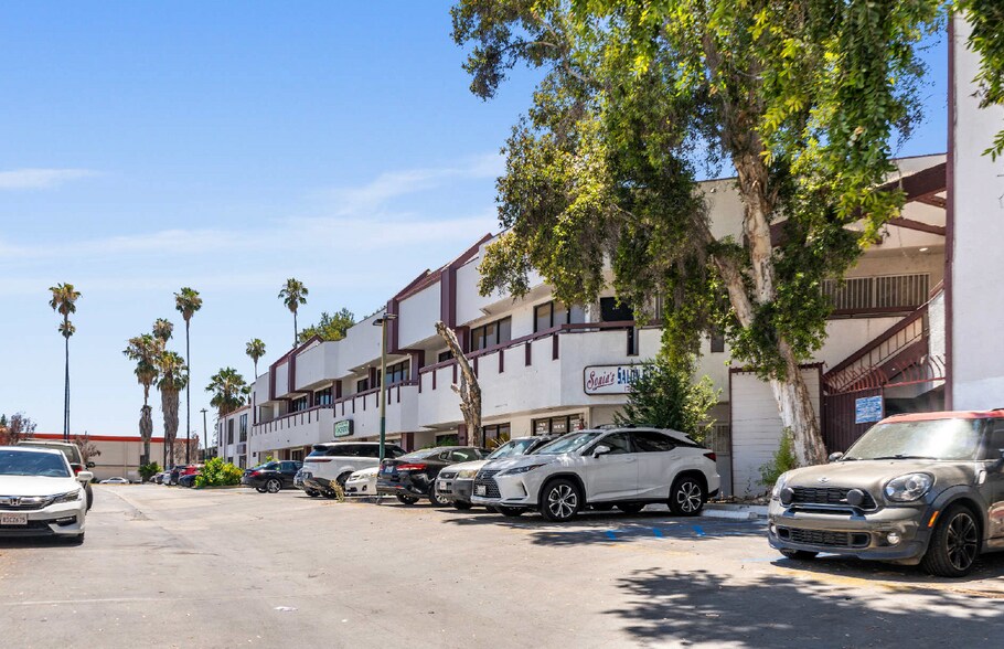 More Photos Of 20201 Sherman Way, Winnetka Medical For Sale