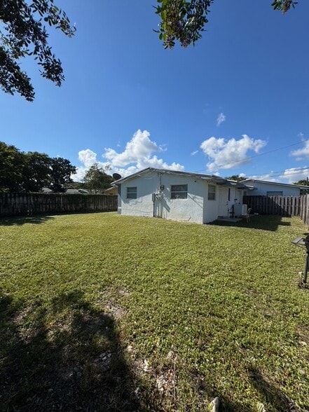 More Photos Of 1651 NE 3rd Ave, Delray Beach Apartments For Sale