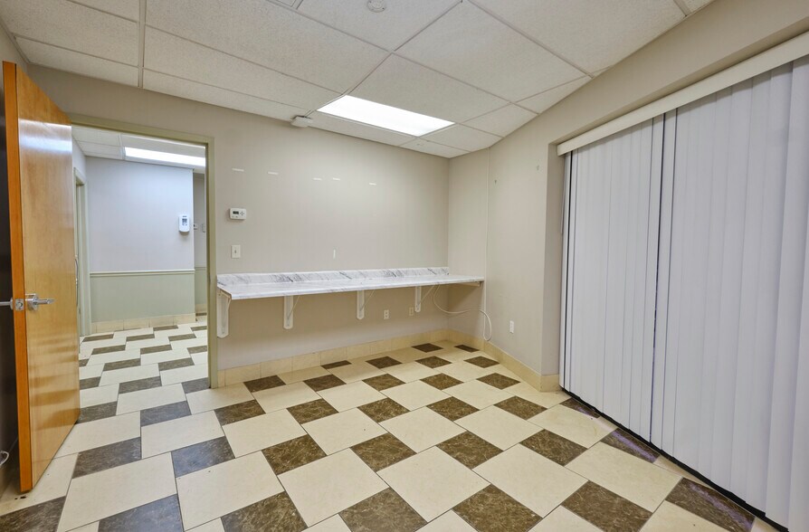 More Photos Of 2596-2598 Third Ave, Bronx Medical For Sale