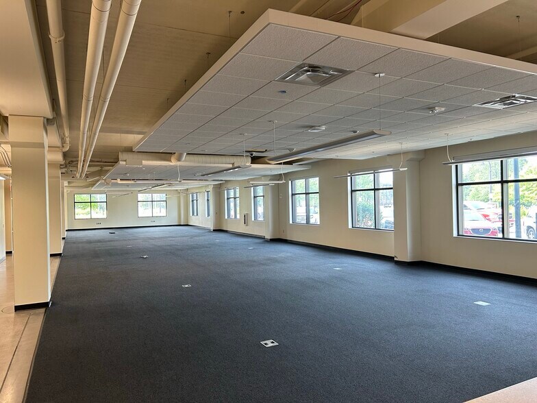 More Photos Of 215 Riverfront Ter, Eau Claire Office For Lease