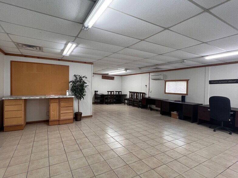 More Photos Of 7680 Highway 67, Comanche Office For Sale