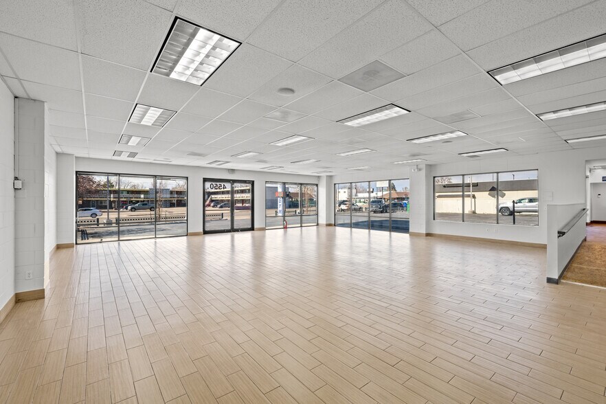 More Photos Of 4550 S Broadway, Englewood Showroom For Sale