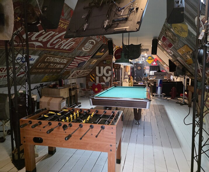 More Photos Of 6402 Hamlyn St, London Service Station For Sale