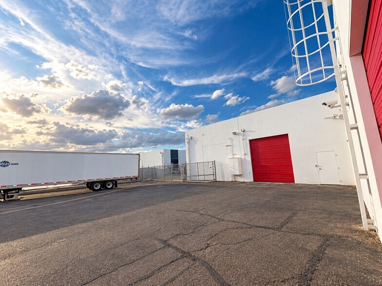 More Photos Of 4822 S 40th St, Phoenix Warehouse For Lease
