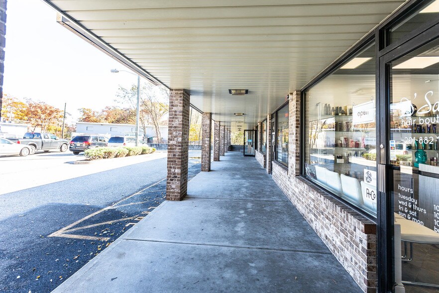 More Photos Of 10-12 Franklin Tpke, Waldwick General Retail For Lease