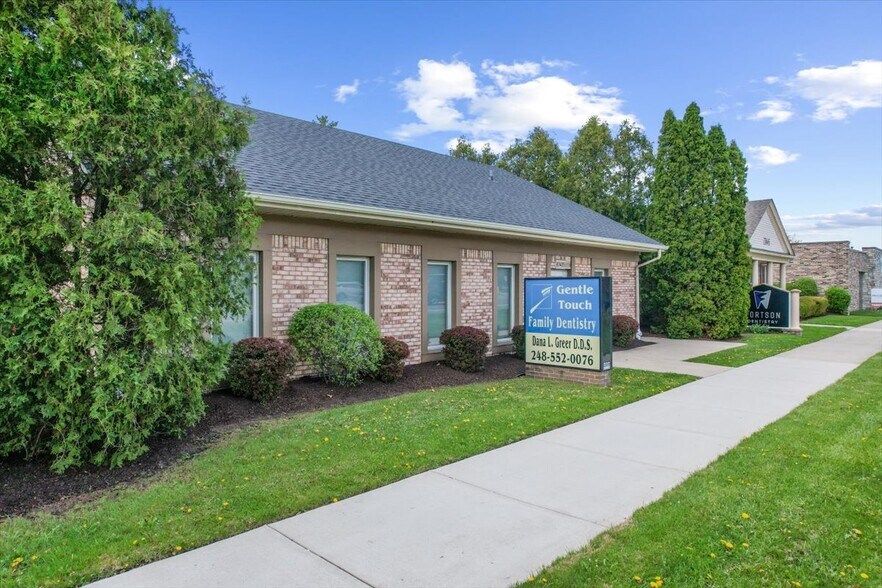 More Photos Of 27435 Southfield Rd, Lathrup Village Medical For Sale