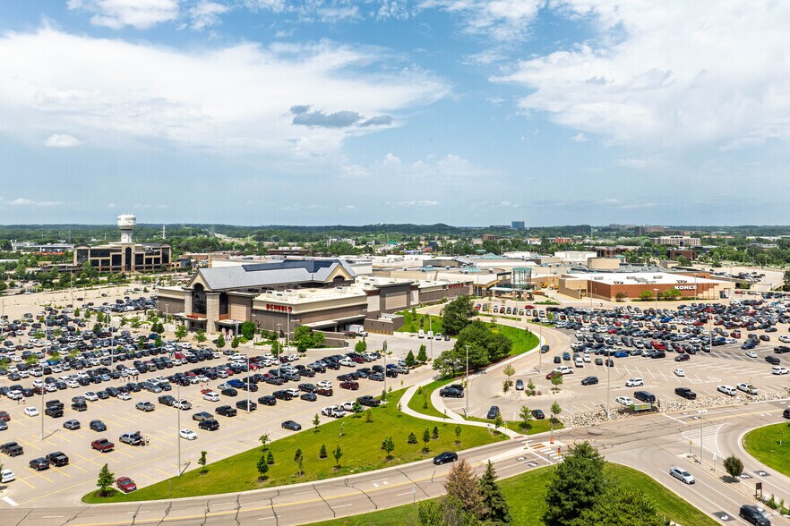More Photos Of 8251 Flying Cloud Dr, Eden Prairie Unknown For Lease
