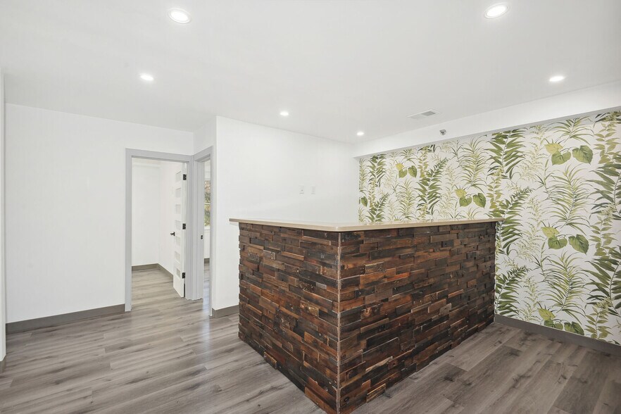 More Photos Of 731 Walker Rd, Great Falls Medical For Sale