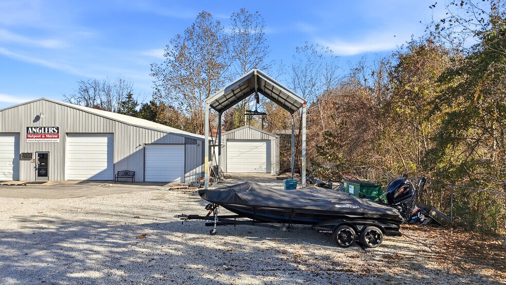 More Photos Of 4510 N Preston Hwy, Shepherdsville Showroom For Sale