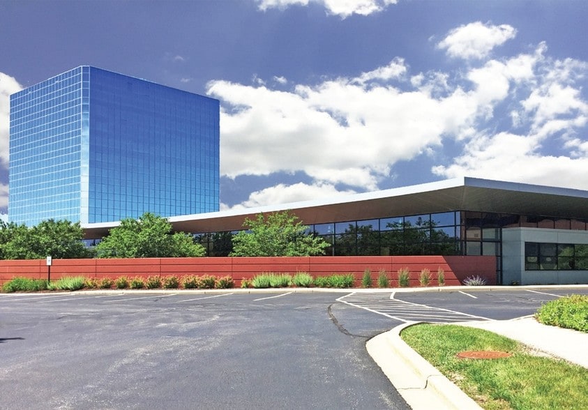 More Photos Of 11002 W Park Pl, Milwaukee Medical For Lease