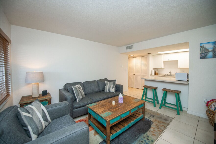 More Photos Of 2595 Tamiami Trl, Port Charlotte Apartments For Lease