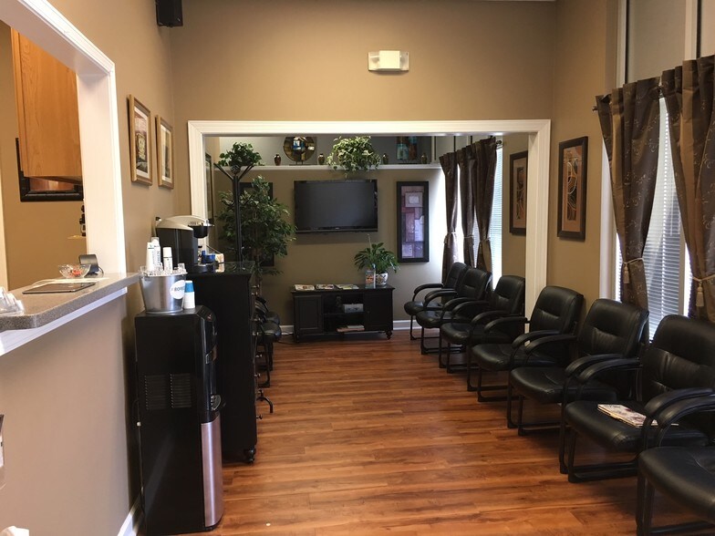 More Photos Of 1000 Bearcat Way, Morrisville Flex For Lease