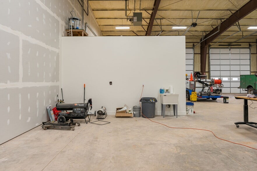 More Photos Of 3709 5650 w, Cedar City Industrial For Lease