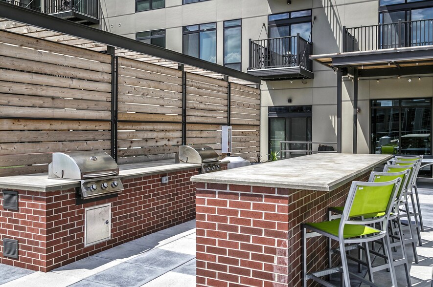 More Photos Of 1415 Cuming St NE, Omaha Apartments For Lease