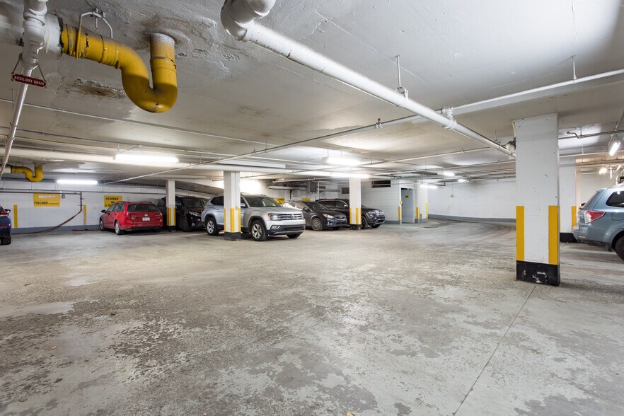 More Photos Of 5025 Rue Sherbrooke O, Westmount Medical For Lease