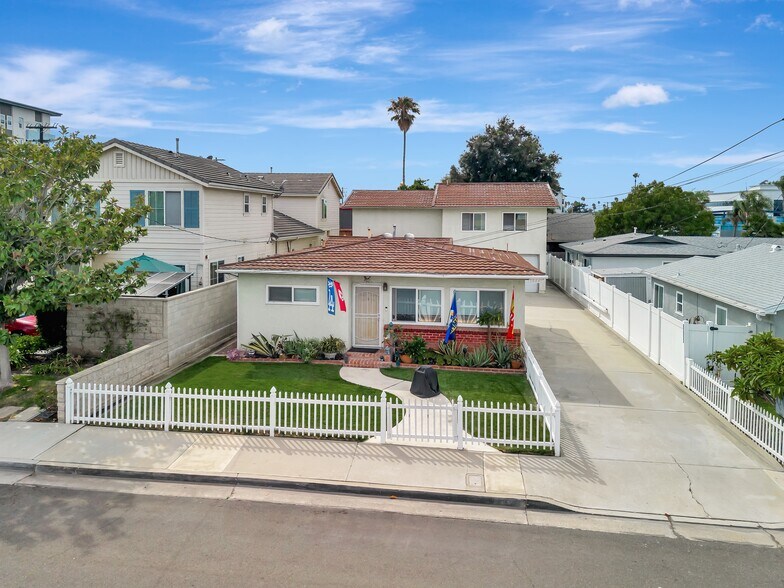 Primary Photo Of 18443 Patterson Ln, Huntington Beach Apartments For Sale