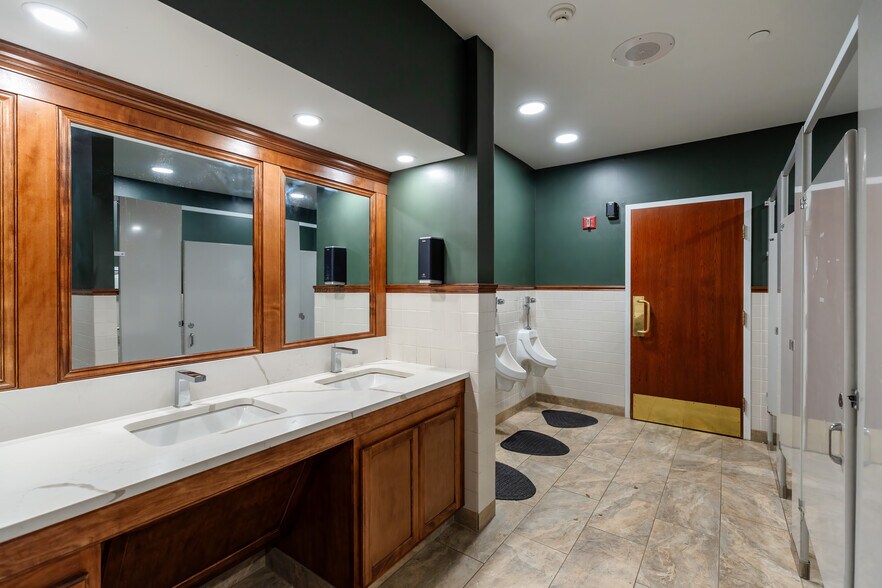 More Photos Of 5200 SW Rood Bridge Rd, Hillsboro Golf Course Driving Range For Sale