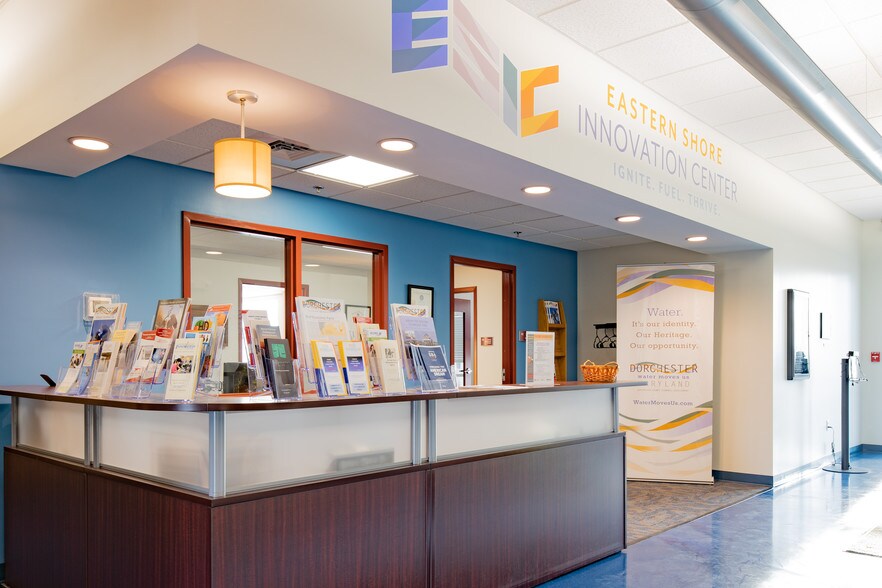 More Photos Of 104 Tech Park Dr, Cambridge Loft Creative Space For Lease