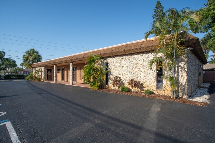 More Photos Of 1751 66th St N, Saint Petersburg Office For Sale
