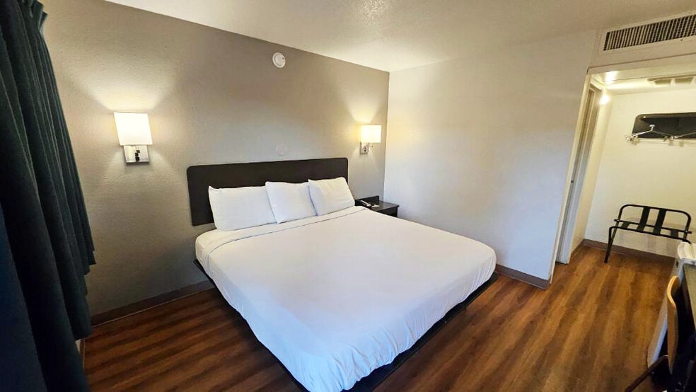 More Photos Of 500 W Donlon St, Blythe Hotel For Sale