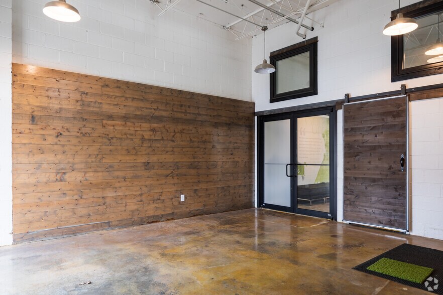 More Photos Of 1240 Chattahoochee Ave, Atlanta Flex For Lease