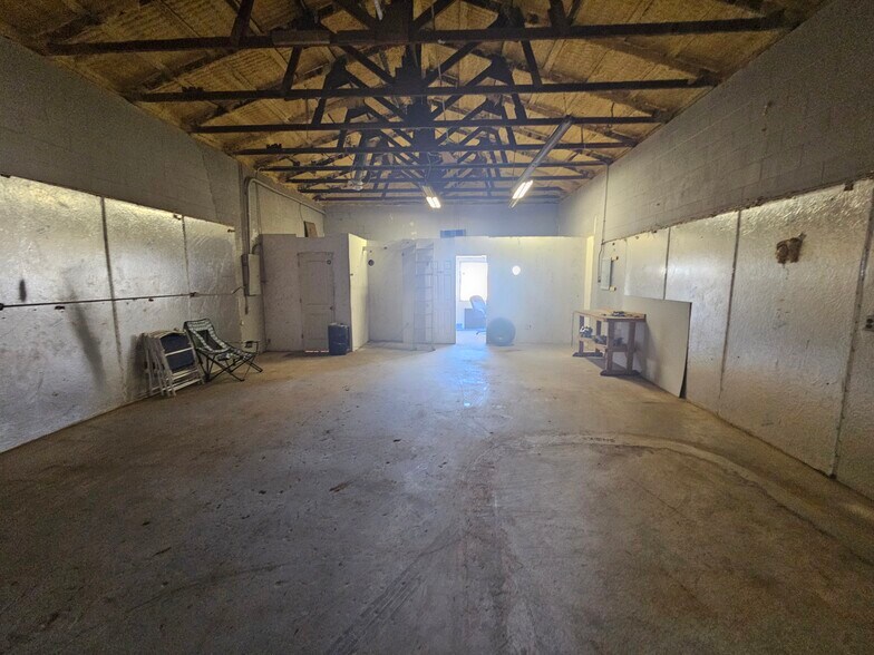 More Photos Of 10336 NE 23rd St, Oklahoma City Warehouse For Lease