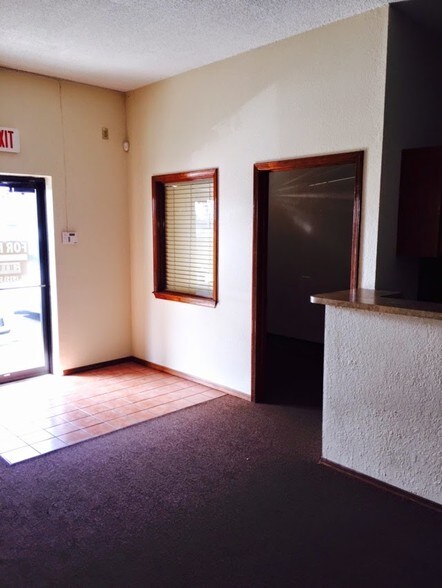More Photos Of 9201 Dyer St, El Paso Storefront Retail Office For Lease