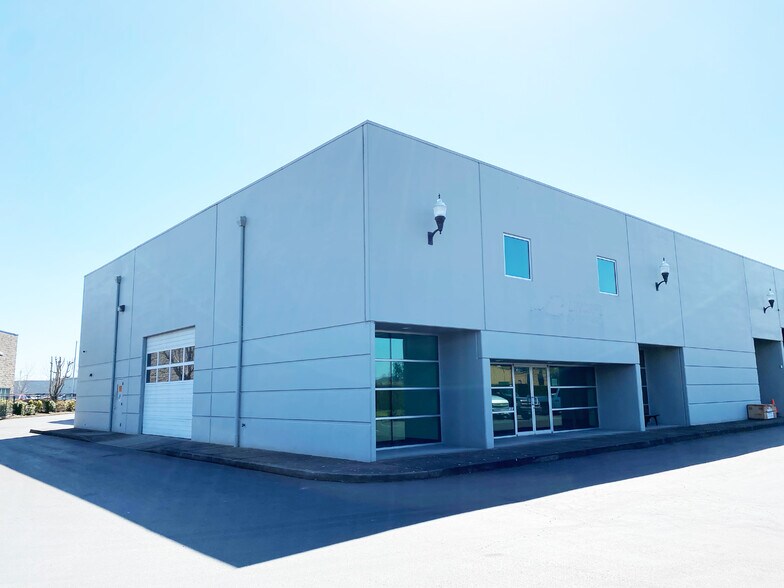 More Photos Of 3535 Del Webb Ave NE, Salem Warehouse For Lease