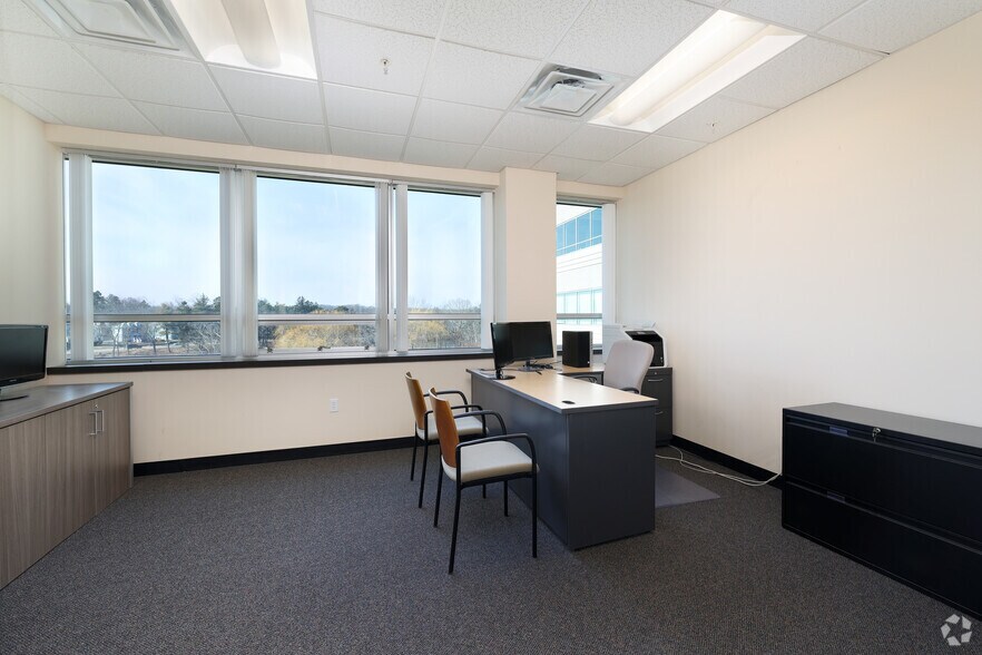 More Photos Of 500 Cummings Ctr, Beverly Office For Lease