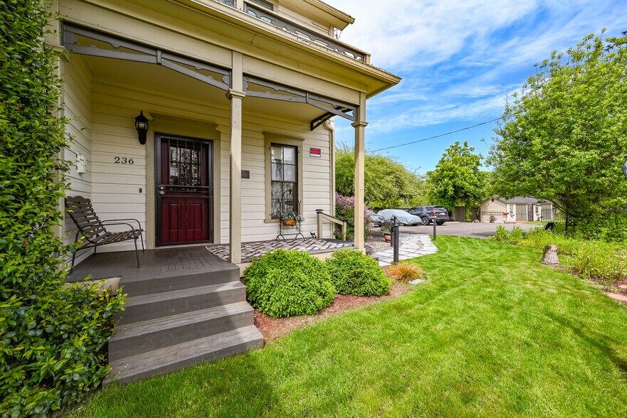 More Photos Of 236 SE Stephens St, Roseburg Hospitality For Sale
