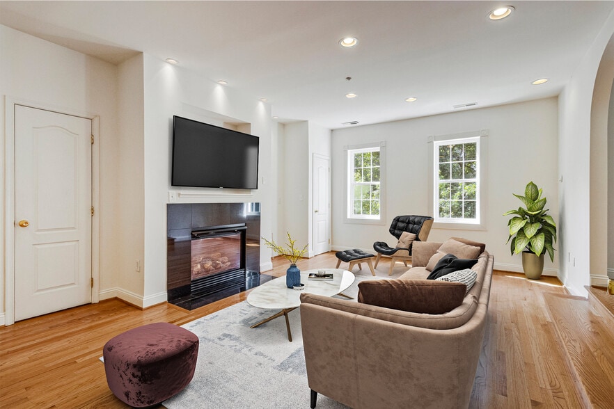 More Photos Of 10811 Electric Ave, Lanham Specialty For Sale