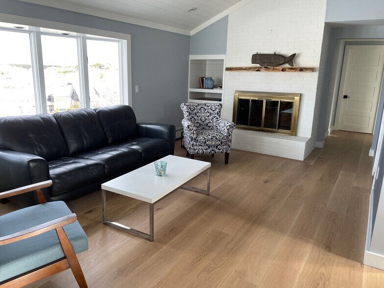 More Photos Of 105 Bradford Street Ext, Provincetown Hotel For Sale