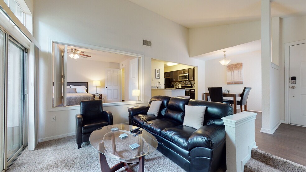 More Photos Of 127 W Plantation Dr, Lake Jackson Apartments For Sale