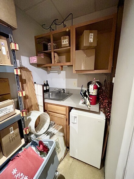 More Photos Of 1139 Walker Rd, Great Falls Storefront Retail Office For Lease