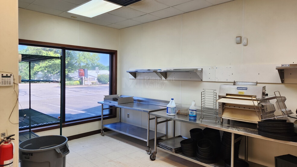 More Photos Of 35 N Cleveland Ave, Mogadore General Retail For Lease