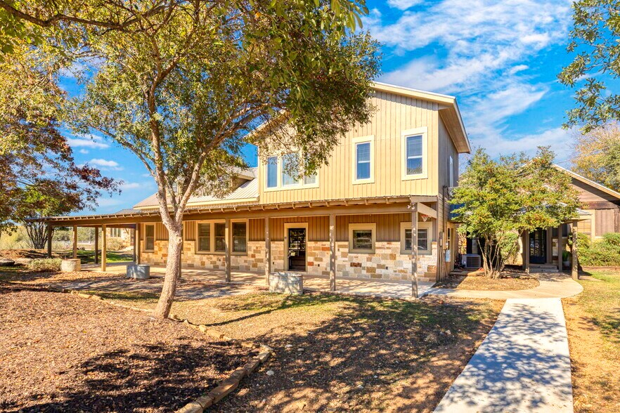 More Photos Of 1420 River Rd, Boerne Medical For Lease