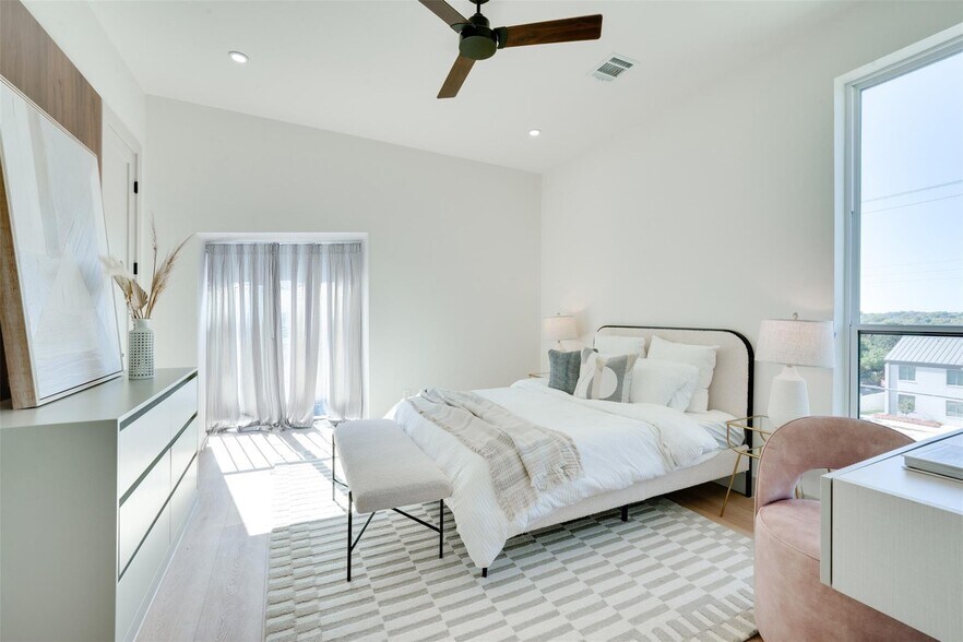 More Photos Of 512 N Lancaster Ave, Dallas Apartments For Sale