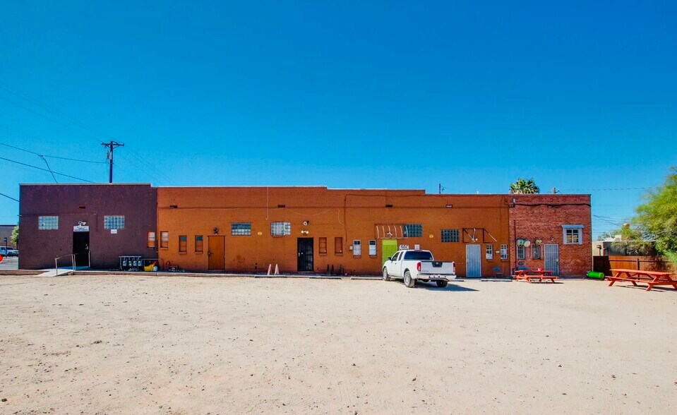 More Photos Of 2600-10 N Stone Ave, Tucson General Retail For Sale