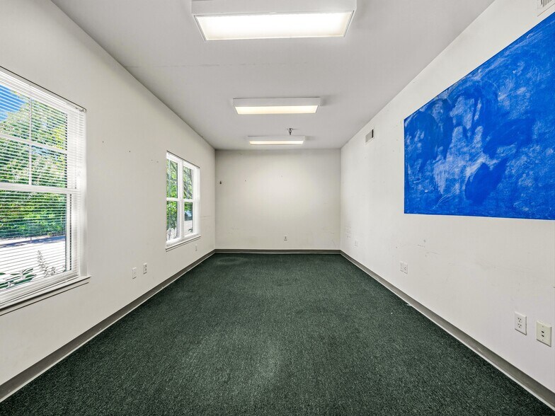 More Photos Of 64 Clingman Ave, Asheville Office For Sale