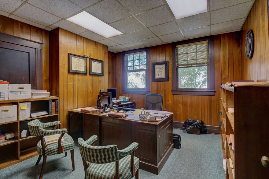 More Photos Of 14 S 5th Ave, Wilmington Office For Sale
