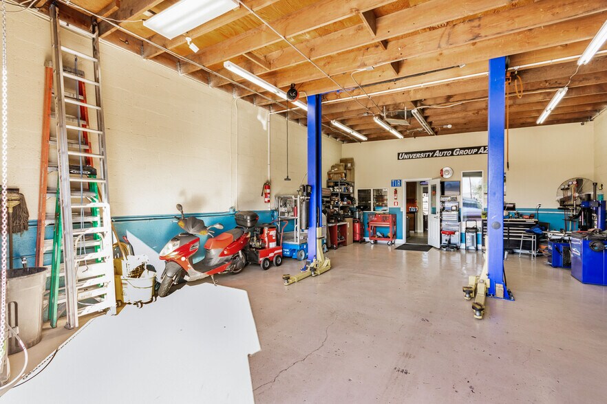 More Photos Of 4105 E University Dr, Phoenix Service For Lease