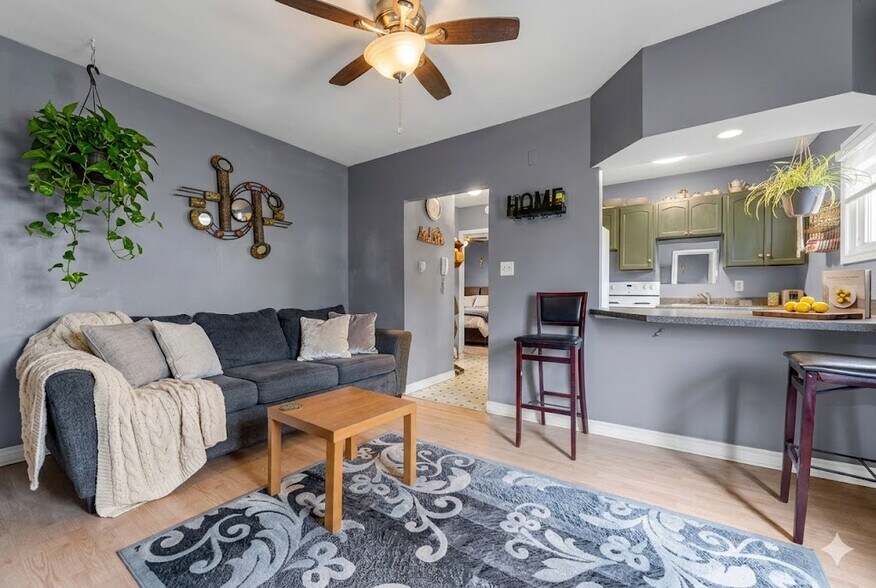 More Photos Of 320 King St E, Hamilton Storefront Retail Residential For Sale