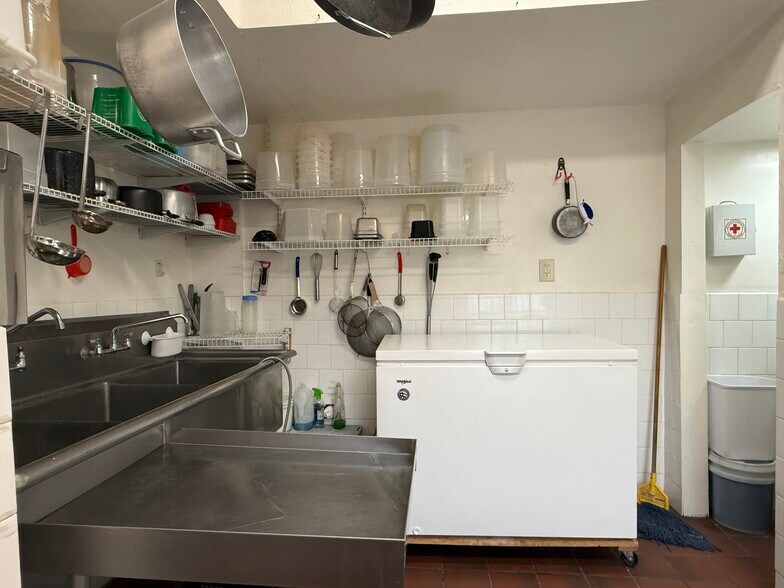 More Photos Of 5402 S Zarzamora St, San Antonio Restaurant For Sale