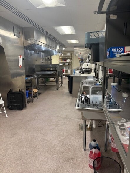 More Photos Of 5581 S 9th St, Kalamazoo Restaurant For Sale