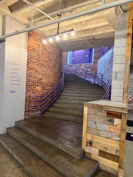 More Photos Of 99 E Main St, Columbus General Retail For Lease